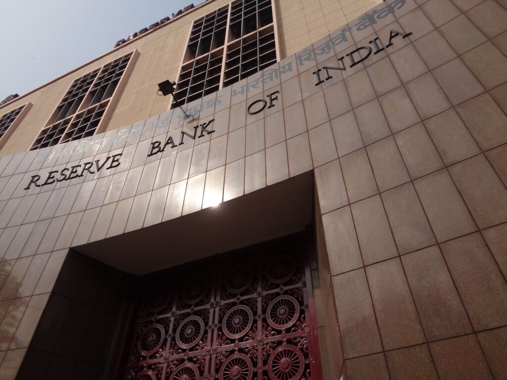 India's central bank starts digital rupee pilot | Invezz