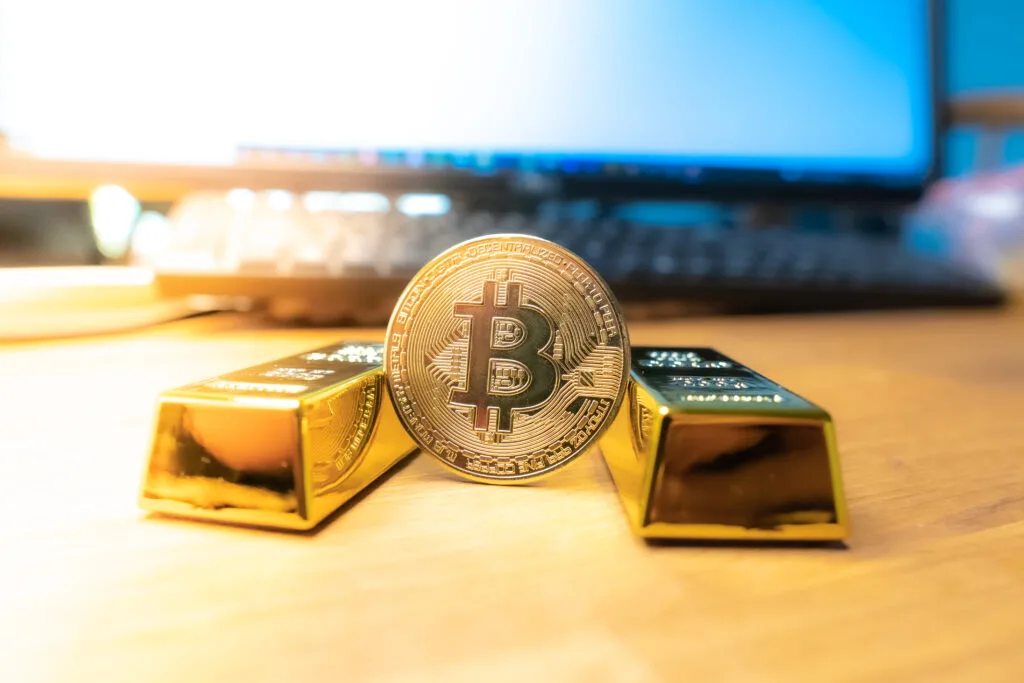 bitcoin is ‘a top contender to outperform gold’ | invezz