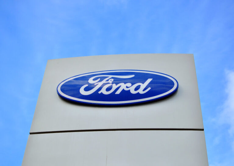 Is January 2023 a good month for buying Ford shares? | Invezz