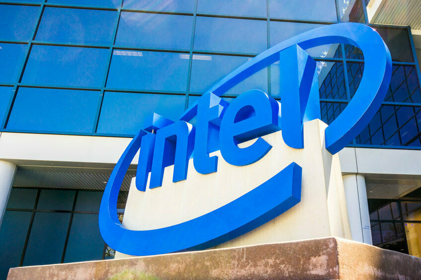 Should I buy Intel shares after the current dip? | Invezz