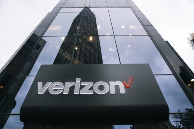 Should I buy Verizon Communications shares in January 2023? | Invezz