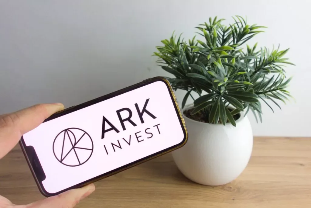 cathie wood's ark invest makes another huge coinbase shares purchase | invezz