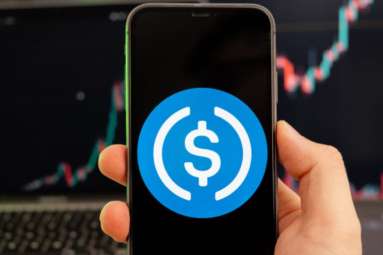 Circle stablecoin USDC depegs to under $0.90 | Invezz