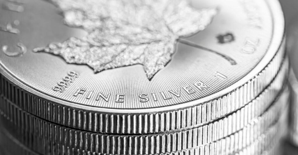 Silver price outlook mixed even as Comex drained and global GDP diverges | Invezz